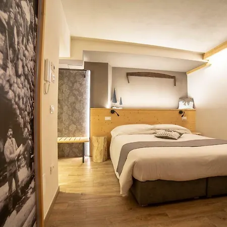 Oda ve Kahvaltı Wanderlust Folgaria