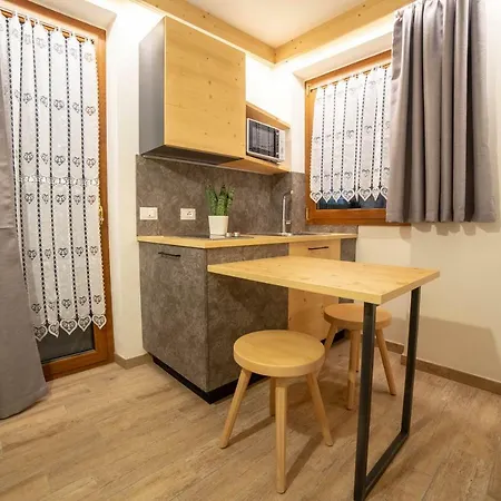 Oda ve Kahvaltı Wanderlust Folgaria